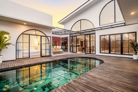 Outdoor pool, sun loungers