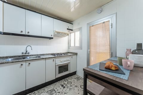 Family Apartment | Private kitchen | Full-size fridge, microwave, oven, stovetop