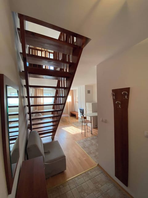 Apartment, 1 Bedroom, Balcony, Mountain View | Property entrance