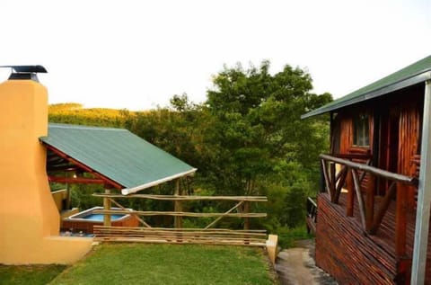 Economy Cabin | Exterior
