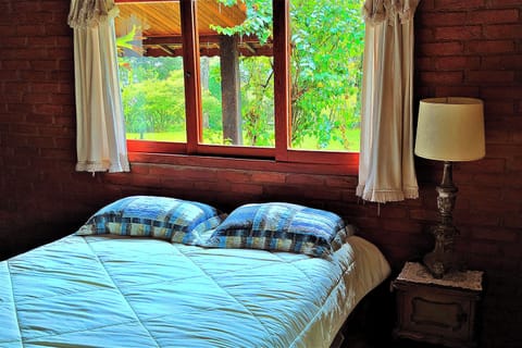 Deluxe Cottage, 4 Bedrooms, Garden View, Mountainside | Individually decorated, individually furnished, free WiFi, bed sheets
