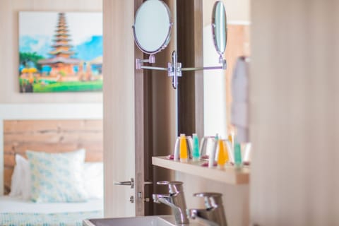 Minibar, in-room safe, blackout drapes, free WiFi