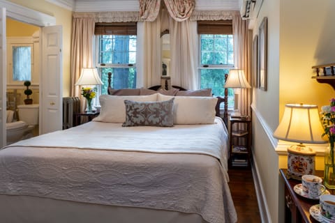 Room (Regent's Park) | Premium bedding, pillowtop beds, in-room safe, individually decorated