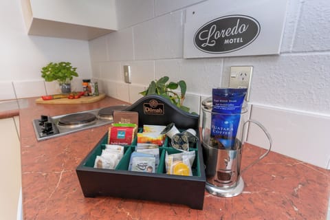 Standard Studio, Non Smoking, Kitchenette (Studio Unit) | Bathroom | Shower, hair dryer, towels, soap