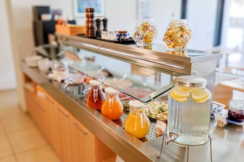 Daily buffet breakfast for a fee