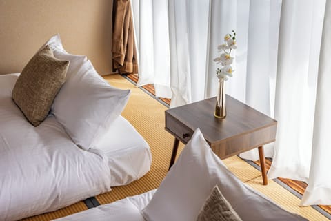 Classic Condo | WiFi (free), bed sheets