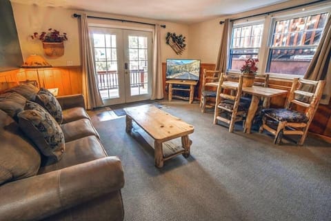 Townhome, 2 Bedrooms | Living area