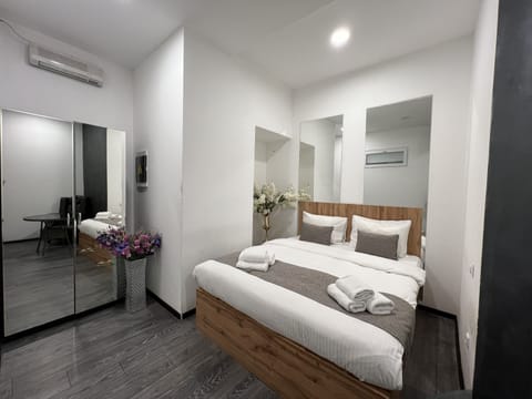 Deluxe Double Room | Minibar, free WiFi, bed sheets