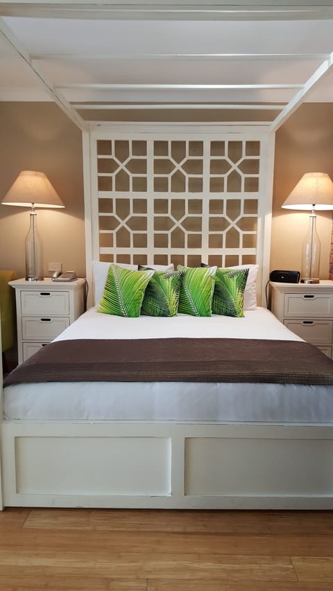 Deluxe Room | Desk, iron/ironing board, cribs (surcharge), WiFi (free)