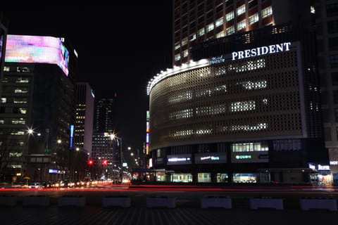 Front of property - evening/night