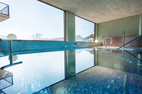 Sauna, hot tub, steam room, Turkish bath, body treatments, hydrotherapy
