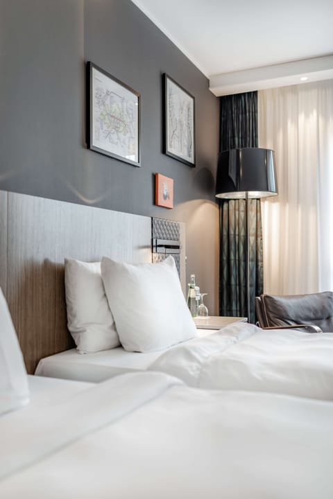 Standard Room | Premium bedding, minibar, in-room safe, desk