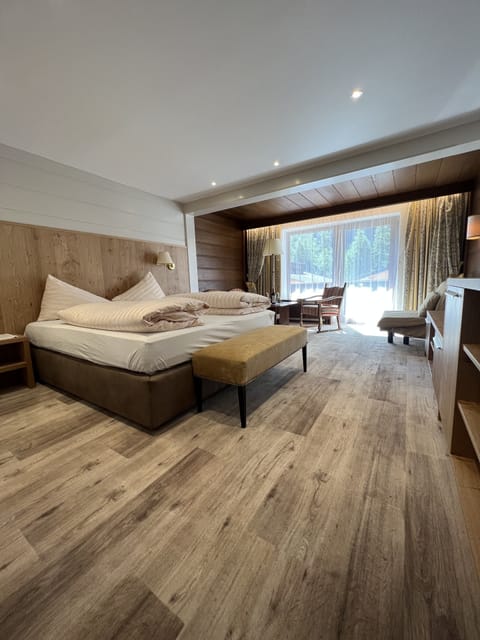 Standard Double Room, Balcony | Premium bedding, in-room safe, desk, soundproofing