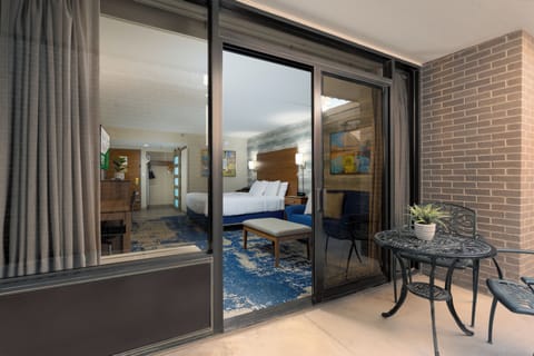 Premium Room, 1 King Bed, Balcony | Terrace/patio