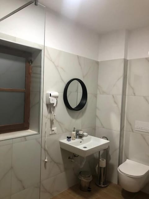 Free toiletries, hair dryer, slippers