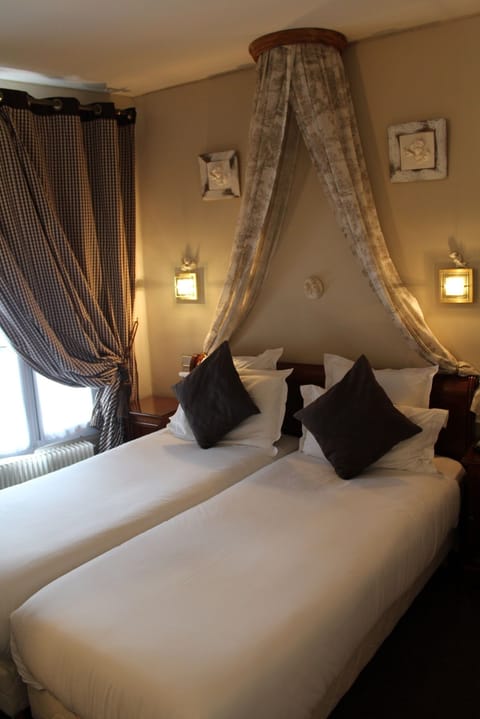 Chambre Supérieure lit double ou avec lit jumeaux | Premium bedding, minibar, in-room safe, individually decorated