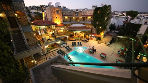2 outdoor pools, pool umbrellas, sun loungers