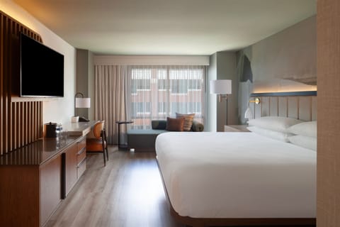 Premium bedding, in-room safe, desk, blackout drapes