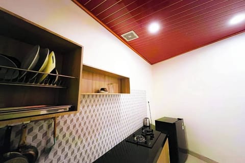 Standard Room, Pool View | Private kitchen | Coffee/tea maker, electric kettle