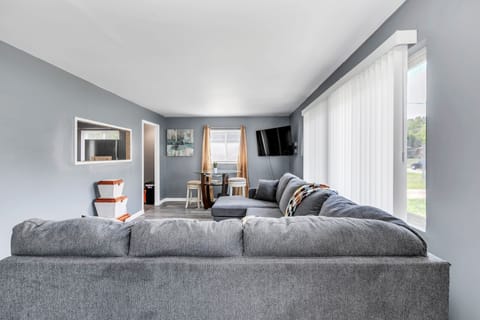 House, 3 Bedrooms | Living area