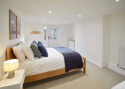 House | 3 bedrooms, soundproofing, high-speed internet
