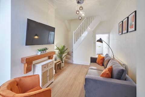 House | 2 bedrooms, desk, soundproofing