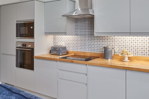 Apartment | 1 bedroom, desk, Internet