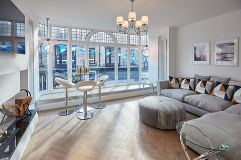 Apartment | 2 bedrooms, desk