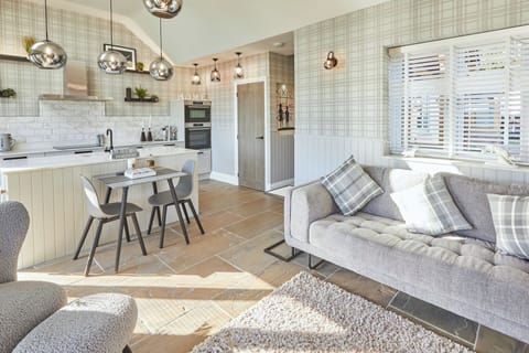 House, Accessible | 2 bedrooms, desk