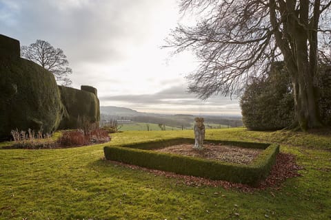 House | 7 bedrooms, desk