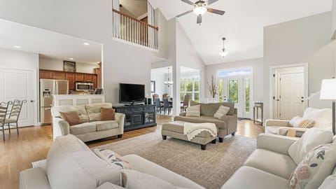 House (5 Bedrooms) | Interior