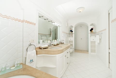 Deluxe Suite, 1 Bedroom, Terrace, Sea View | Bathroom | Free toiletries, hair dryer, slippers, bidet