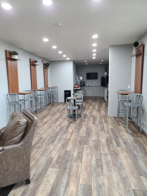 Free daily English breakfast