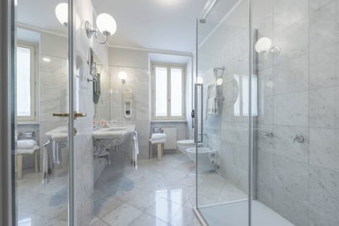 Superior Triple Room, Terrace | Bathroom | Free toiletries, hair dryer, slippers, towels