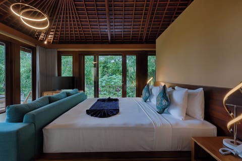 Premier One Bedroom Pool Villa (Free 1x Floating Breakfast or Minibar) | Premium bedding, minibar, in-room safe, desk