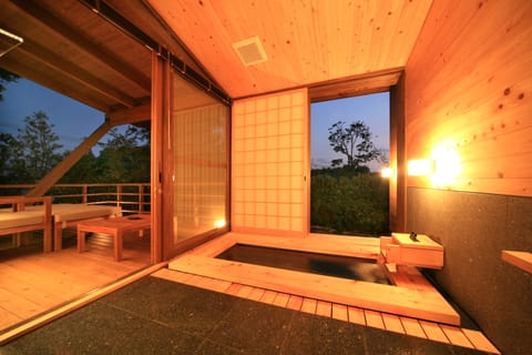 Suite Room with Private Semi-open Air Bath | Deep soaking bathtub