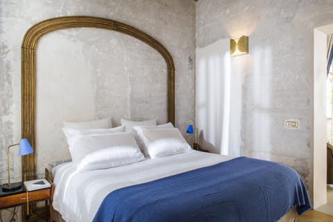 Premium bedding, pillowtop beds, minibar, in-room safe