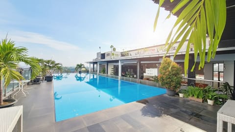 Outdoor pool, sun loungers