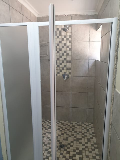 Family Double Room, 1 Bedroom | Bathroom | Towels