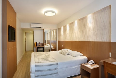 Standard Room | Premium bedding, minibar, in-room safe, soundproofing