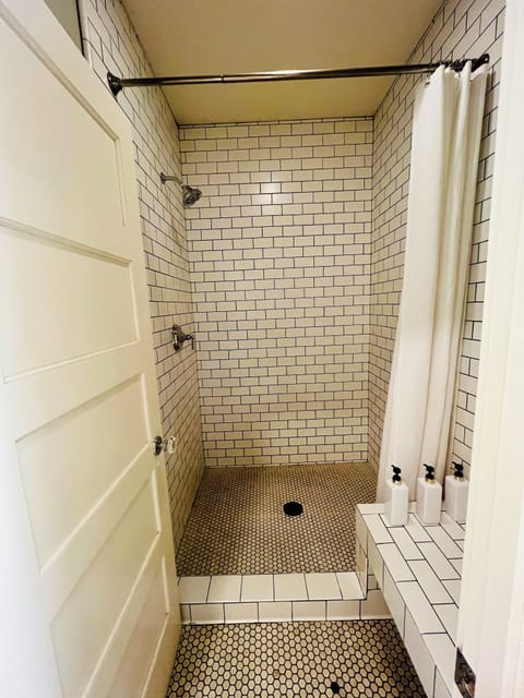 Standard Room, 1 Queen Bed, Shared Bathroom | Bathroom | Hair dryer, towels