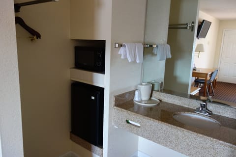 Individually decorated, individually furnished, desk, free WiFi