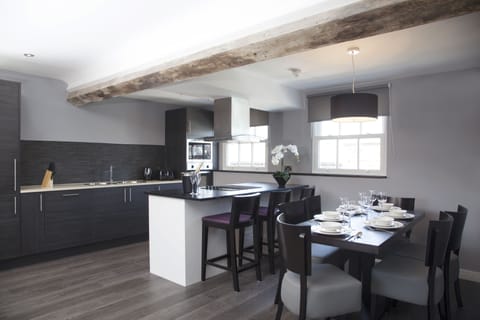 One Bedroom Super-Luxe (Sleeps 5) | Private kitchen | Electric kettle