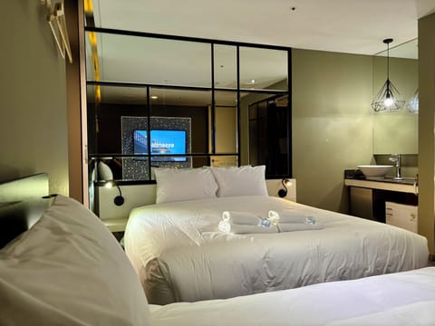 City Twin Room | Soundproofing, free WiFi, bed sheets