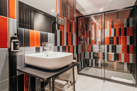 Minibar, in-room safe, desk, blackout drapes