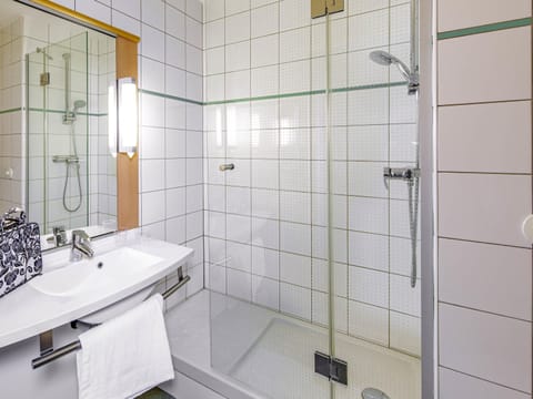 Standard Room, Multiple Beds | Premium bedding, in-room safe, desk, blackout drapes