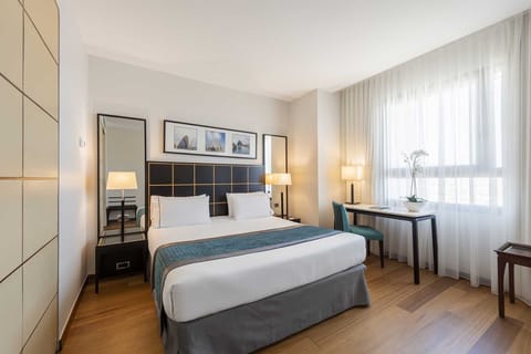 Minibar, in-room safe, desk, laptop workspace