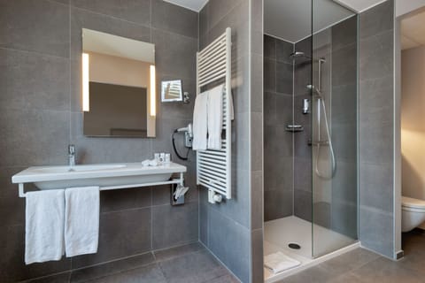 Standard Double Room | Bathroom | Free toiletries, hair dryer, towels, soap