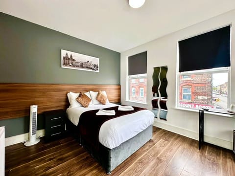 Standard Double Room, 1 Double Bed, Non Smoking, Ensuite | Desk, WiFi (free), bed sheets