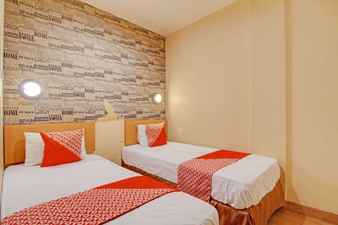 Standard Twin Room | Free WiFi, bed sheets